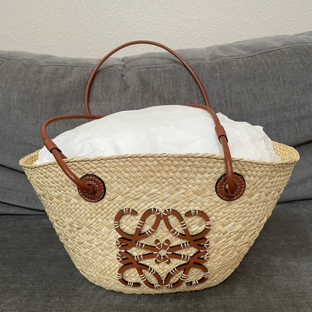 [Brand New] Loewe Small Anagram Basket bag in iraca palm and calfskin